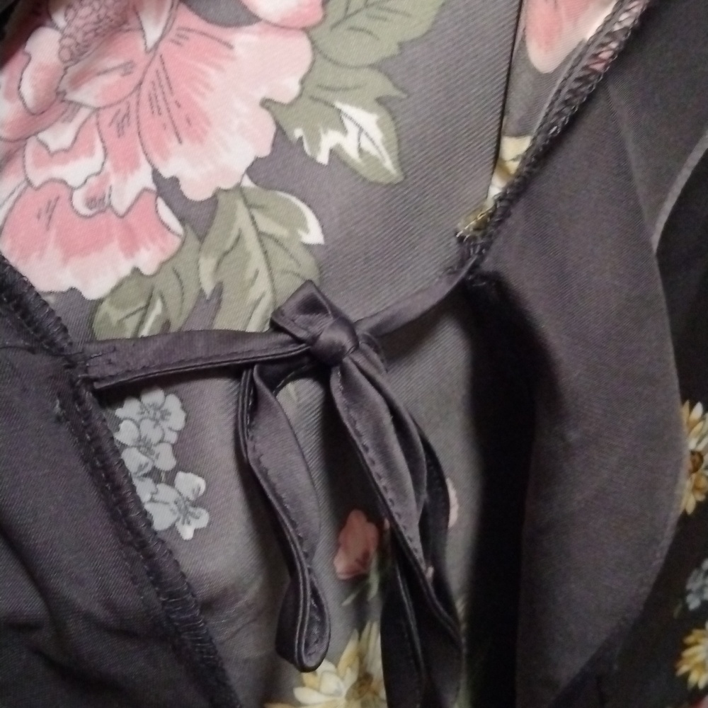 Torrid Satin Floral Kimono - Picture 9 of 10